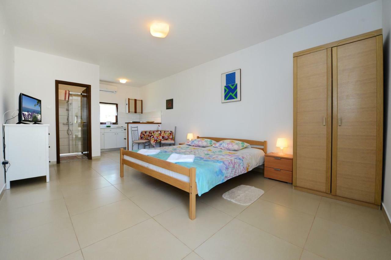 פורץ Beautiful Apartments First Row To The Sea מראה חיצוני תמונה