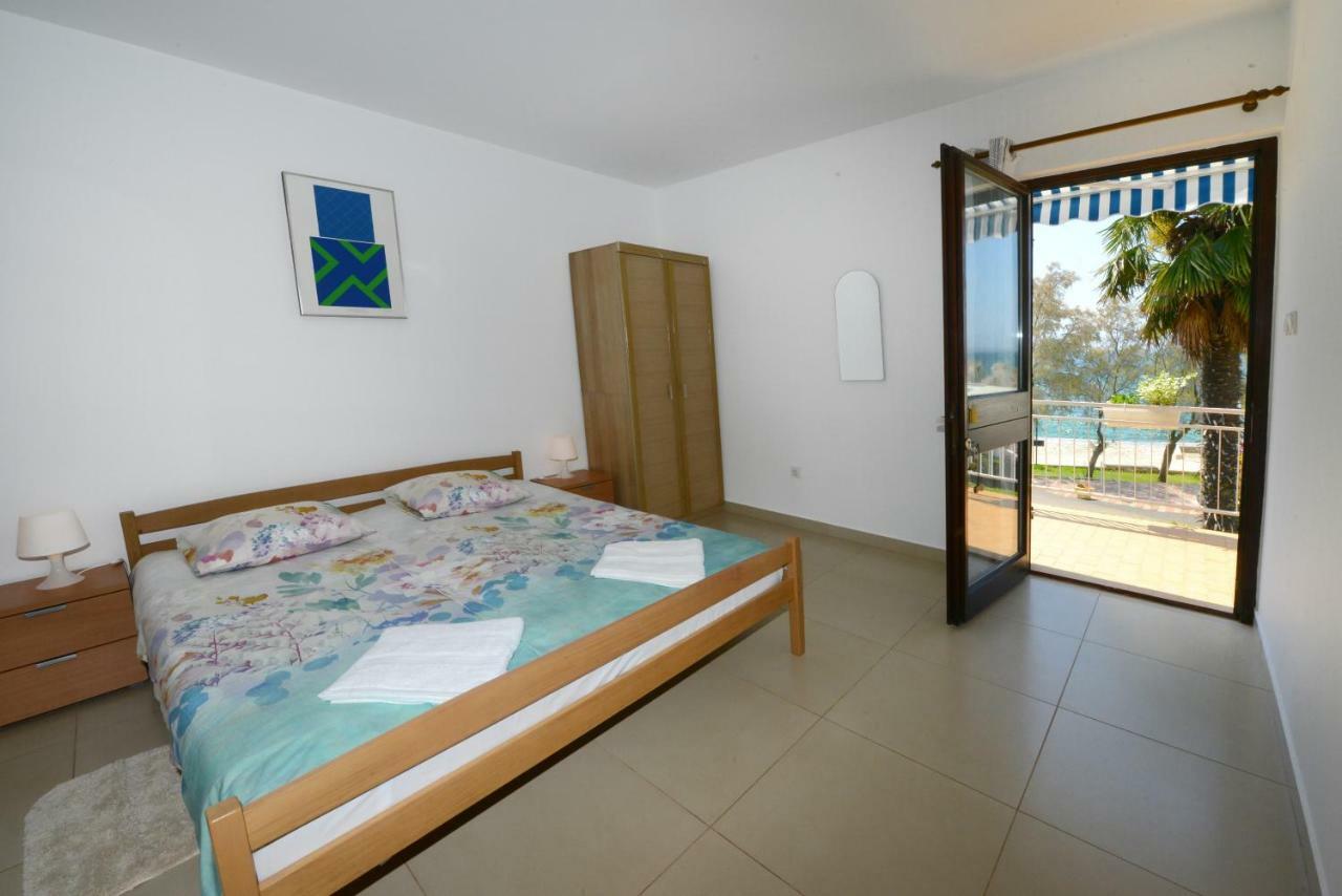פורץ Beautiful Apartments First Row To The Sea מראה חיצוני תמונה